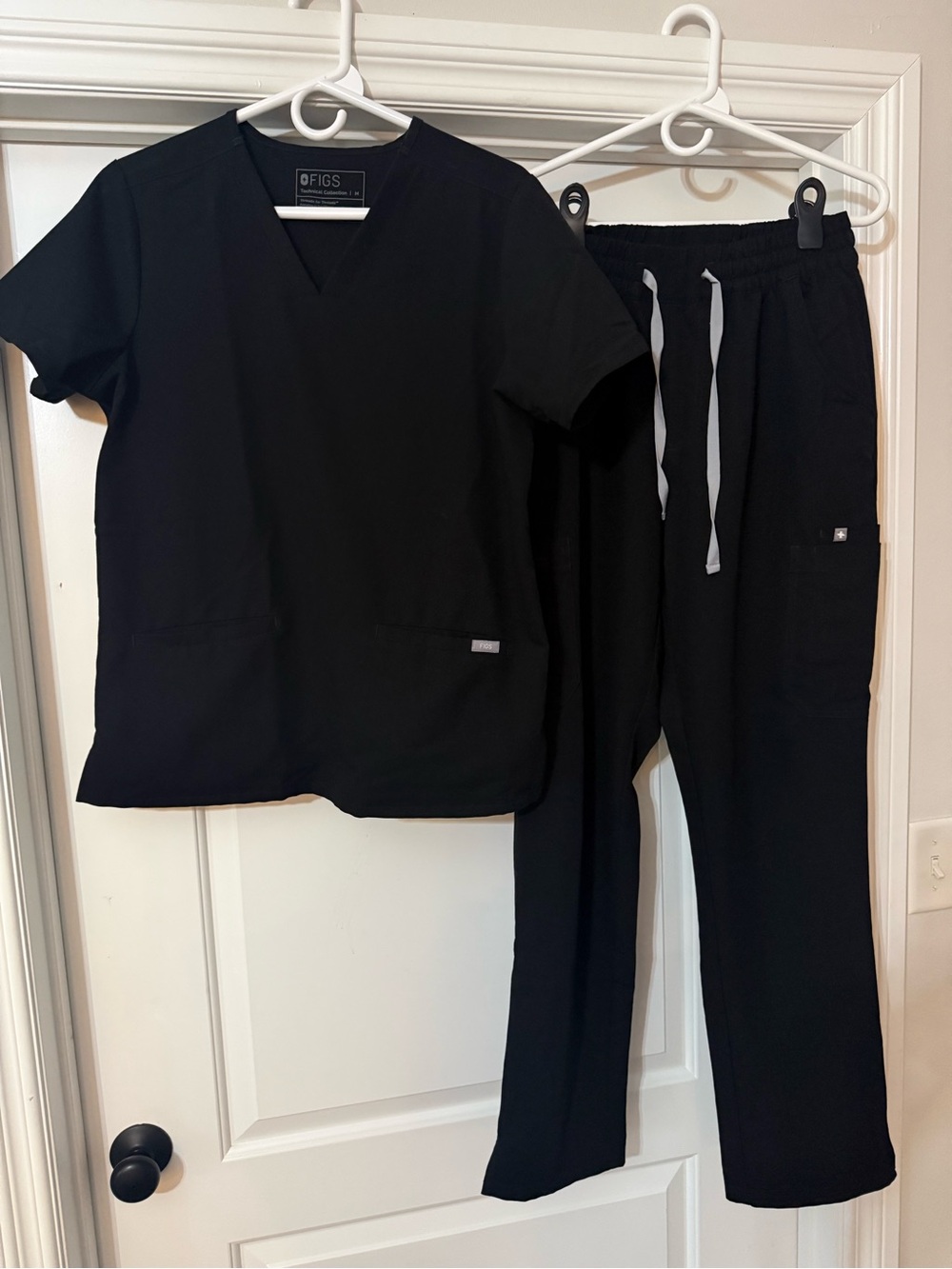 Figs women’s Black scrub set